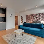 Elegant Victus In Close To The By Renters 公寓 *