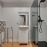 Elegant Victus In Close To The By Renters 索波特