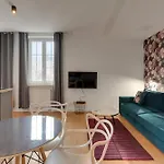 Elegant Victus In Close To The By Renters