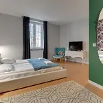 Elegant Victus In Close To The By Renters *