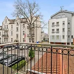 Elegant Victus In Close To The By Renters *