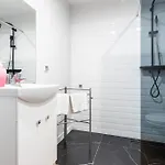 Elegant Victus In Close To The By Renters 公寓 *