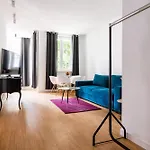 Elegant Victus In Close To The By Renters 公寓 *
