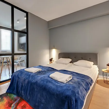 Апартаменти Elegant Victus In Close To The By Renters *