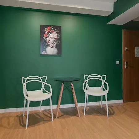 Elegant Victus In Close To The By Renters