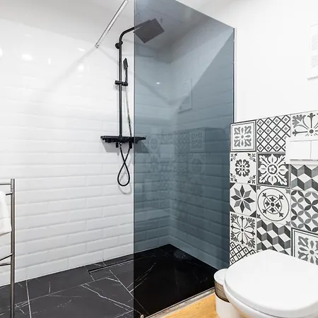 Elegant Victus In Close To The By Renters Sopot