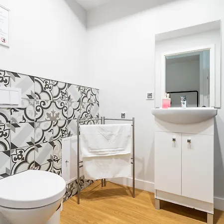 Elegant Victus In Close To The By Renters Daire Sopot